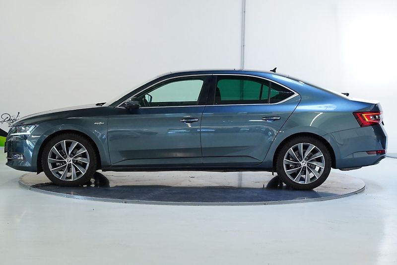 Škoda Superb - fotka 3 z 30