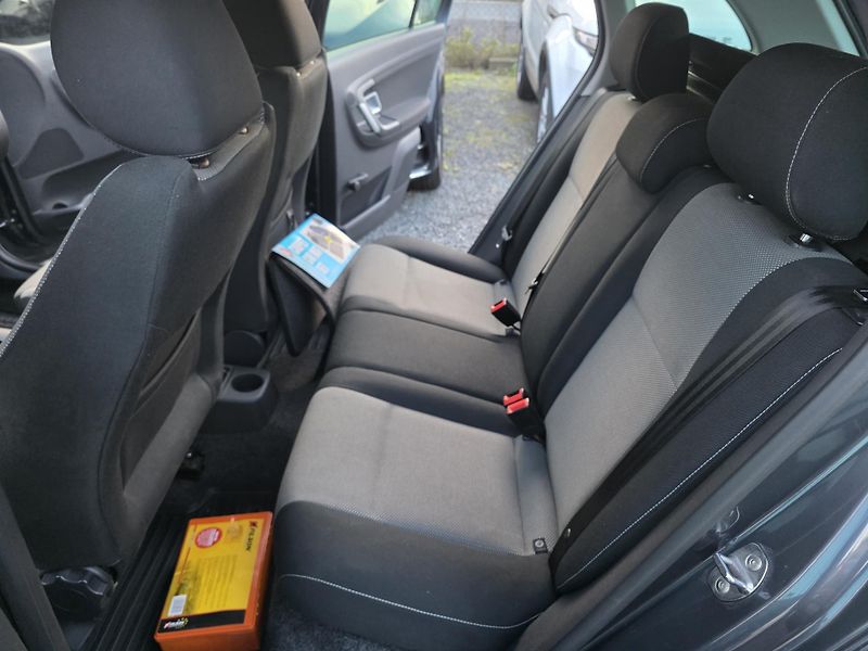Škoda Fabia II.1.4 16V invalidní úprava TZ - fotka 9 z 35
