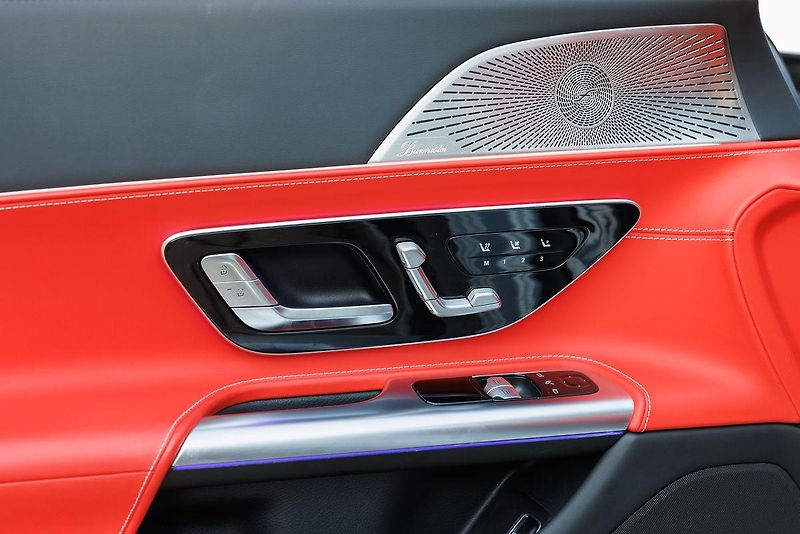 Mercedes-Benz AMG GT (2024) Coupe 63 V8 Biturbo 4Matic+  - fotka 28 z 45