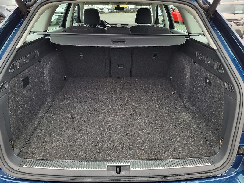 Škoda Superb iV 1.4 PHEV 160kW DSG STYLE - fotka 42 z 48