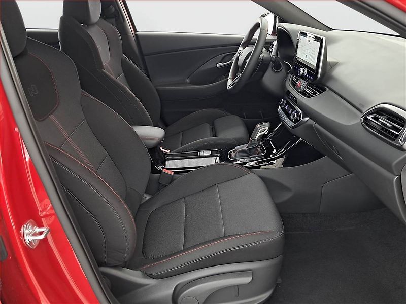 Hyundai i30 (2025) 1.5 T-GDI MHEV 48V, N- Line - fotka 9 z 23