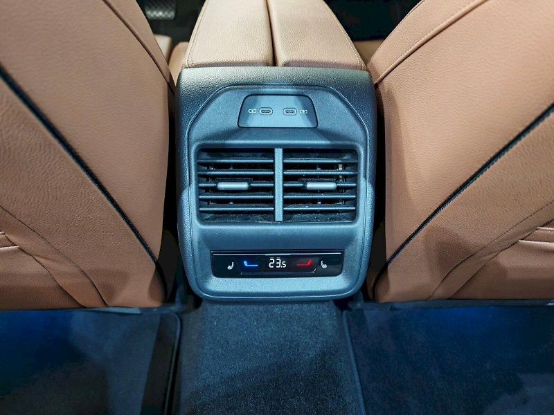 Škoda Superb (2024) Combi 2.0 TSI 195 kW DSG 4x4 L - fotka 26 z 33