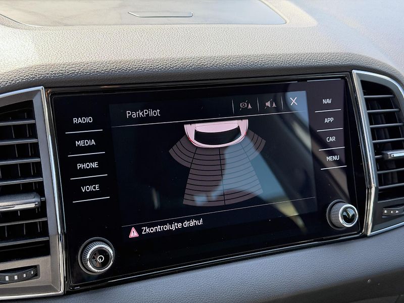 Škoda Karoq (2019) 1.5 tsi 110 kW/DSG/DPH - fotka 19 z 20