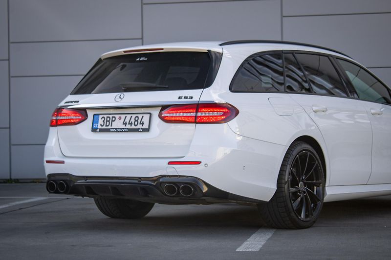 Mercedes-Benz Třídy E (2019) Mercedes-AMG 53 4MATIC+ A/T - fotka 11 z 50