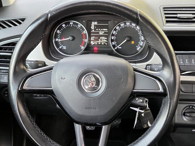 Škoda Fabia PANORAMA,SERV.KNÍŽKA 1.MAJ   - fotka 34 z 42