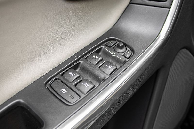 Volvo XC60 - fotka 12 z 28