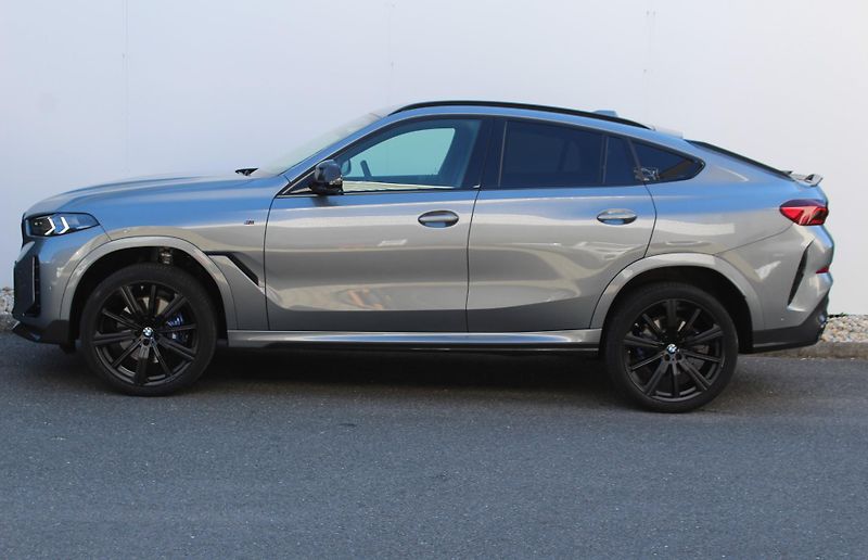 BMW X6 xDrive30d - fotka 3 z 27