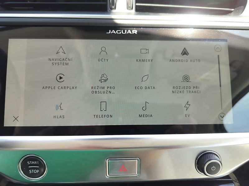 Jaguar I-Pace EV400 AWD HSE, navi, kůže     - fotka 18 z 36