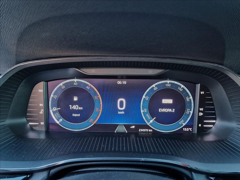 Škoda Octavia 2.0TDI Style, původ ČR,1.Maj. - fotka 22 z 50