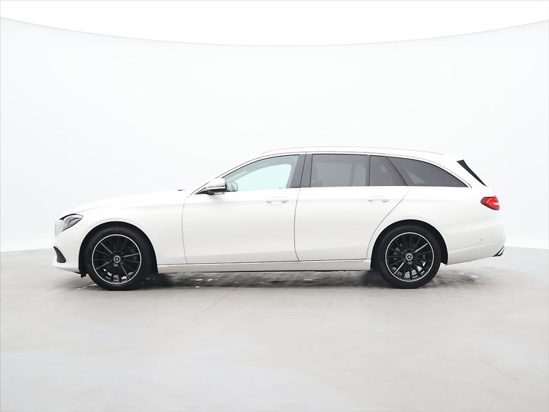Mercedes-Benz Třídy E 2,0 200 135kW 4Matic Avantgard - fotka 4 z 27