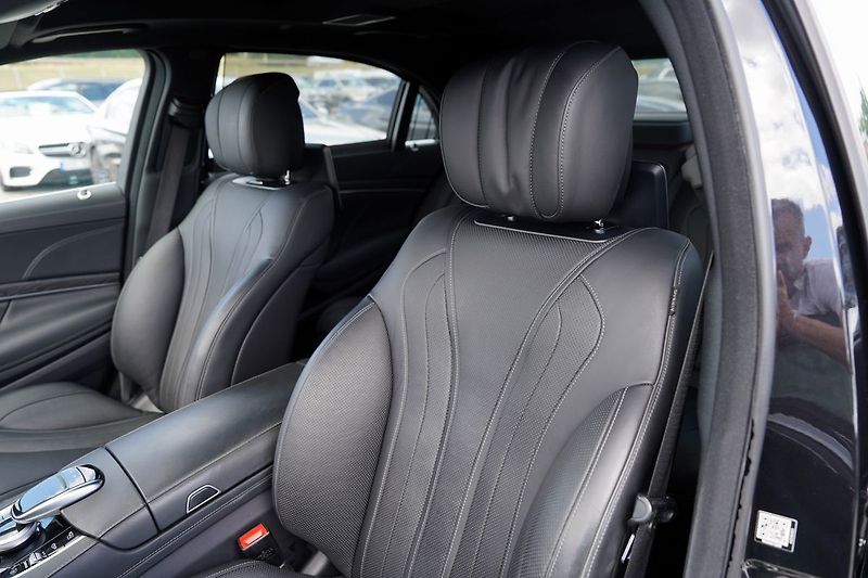 Mercedes-Benz Třídy S S560 Long 4Matic V8/470PS - fotka 23 z 34