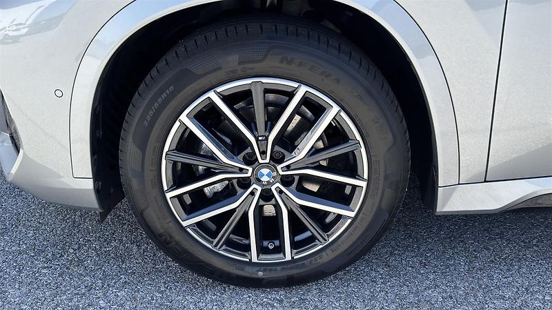 BMW X1 xDrive20d Mpaket ČR dph - fotka 4 z 11