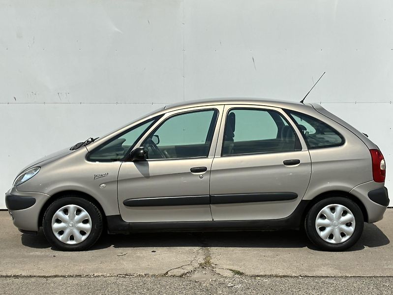 Citroën Xsara Picasso 1.6 i 100k - fotka 8 z 19