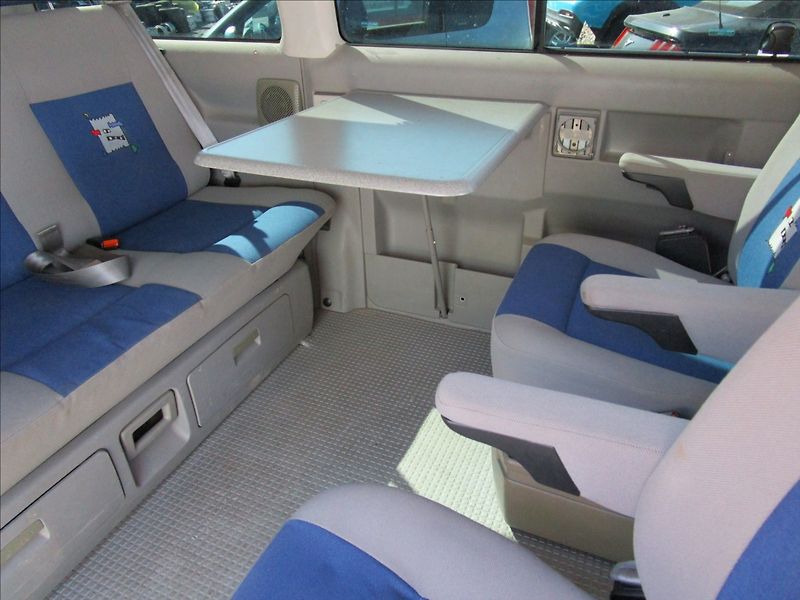 Volkswagen Multivan 2.5TDi 111kW, Atlantis, 7 míst - fotka 34 z 53