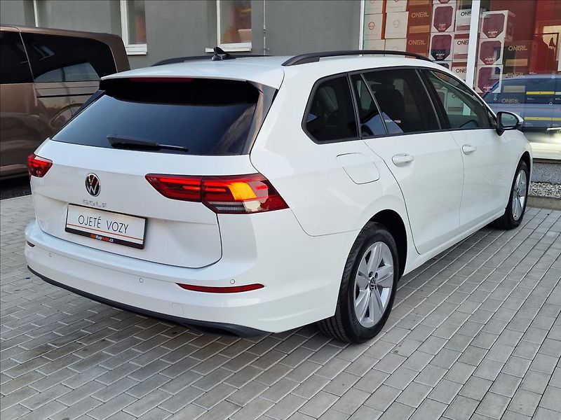 Volkswagen Golf 2.0TDI 85kW Life Variant,1Maj - fotka 10 z 50