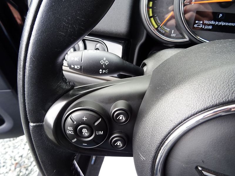 Mini Countryman Cooper 1.5 SE ALL4 A/T Hybrid - fotka 20 z 35