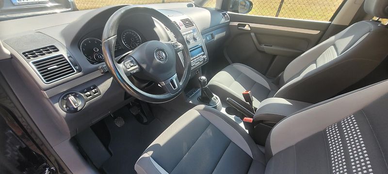 Volkswagen Touran (2013) 1,2TSi 77kW benzín „Life“ - fotka 16 z 35