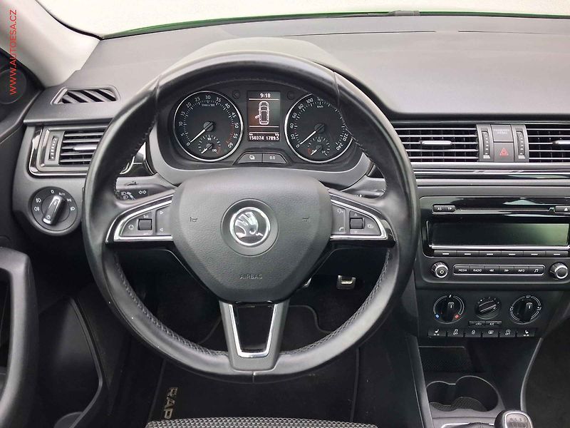 Škoda Rapid (2014) 1.6 TDi, Sport, xenon, panor - fotka 11 z 16