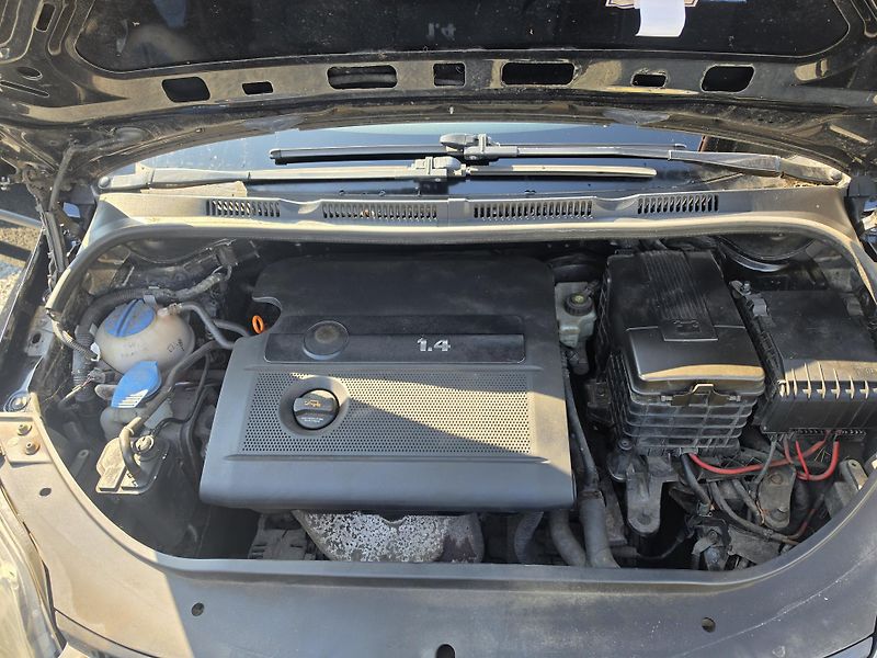 Volkswagen Golf Plus 1.4 i Vyhřev sedadel  - fotka 11 z 18