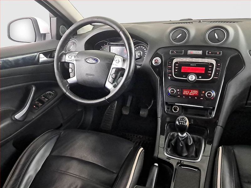 Ford Mondeo (2012) 1.6 EcoBoost, Xenony, Tempomat - fotka 7 z 16