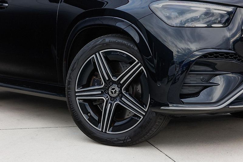 Mercedes-Benz GLE (2025) GLE 450d Coupe 4Matic AMG Line - fotka 3 z 49