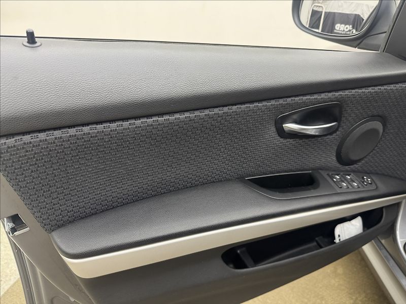 BMW Řada 3 2,0 i POLOKŮŽE AC VELKÝ SERVIS - fotka 27 z 44