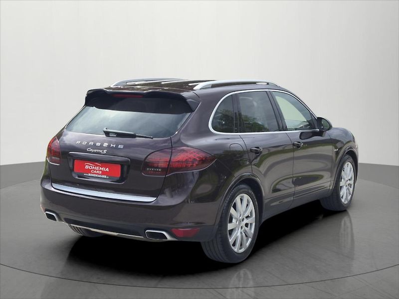 Porsche Cayenne 4,2 TDi V8 S 281 KW 4x4 ČR - fotka 7 z 30