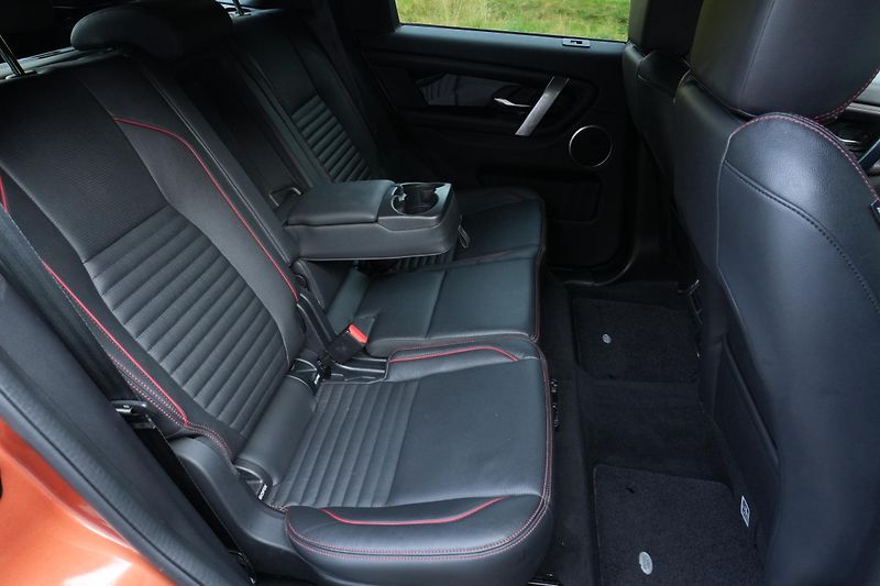 Land Rover Discovery Sport P200 R-Dynamic SE, DPH, Tažné - fotka 38 z 40