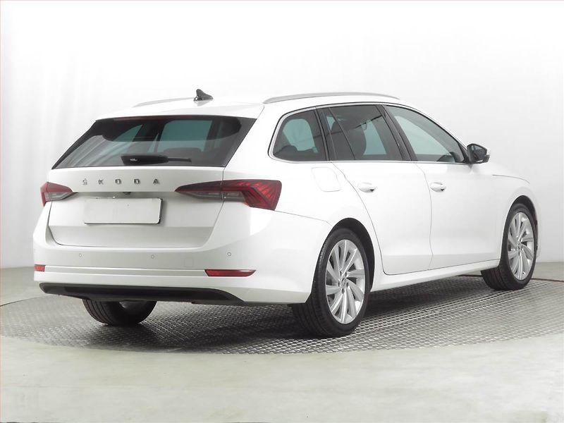 Škoda Octavia (2021) Style 1.0 TSI, Serv.kniha - fotka 5 z 24