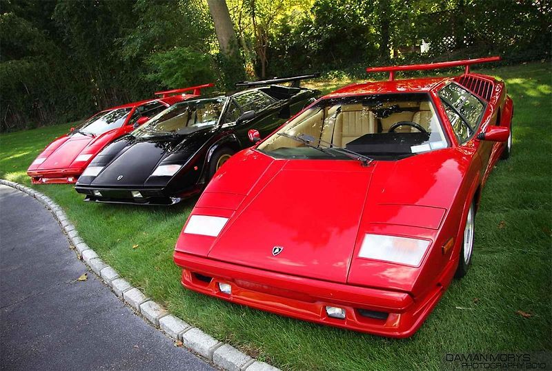 Bylo to první Lamborghini, které svým jménem vybočilo z řady. Lamborghini Countach se stal ikonický vozem 80. a 90. let minulého století.