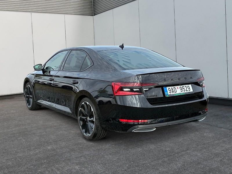 Škoda Superb (2022) SPORTLINE 1.5TSI 110kW DSG CZ  - fotka 4 z 11