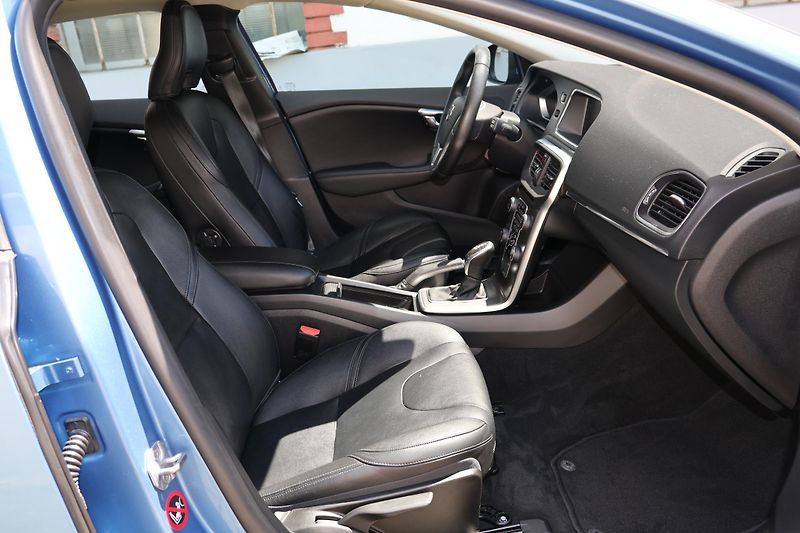 Volvo V40 (2015) - fotka 10 z 24