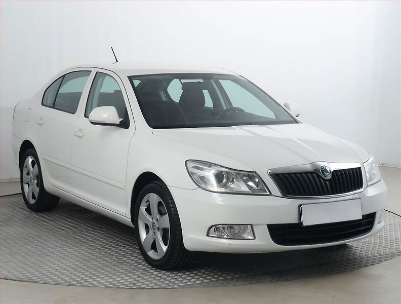 Škoda Octavia (2011) Ambiente 1.6 TDI, Tempomat - fotografie inzerátu