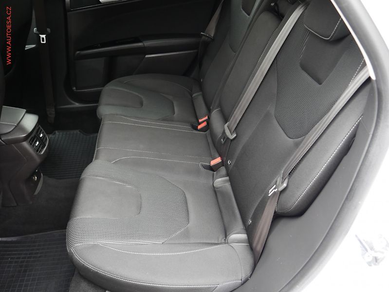 Ford Mondeo (2019) 1.5 EB, AT, navi, LED - fotka 10 z 19