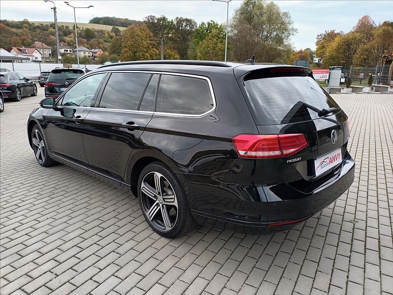 Volkswagen Passat 2,0 TDI,110KW,RADAR,LED, - fotka 7 z 47
