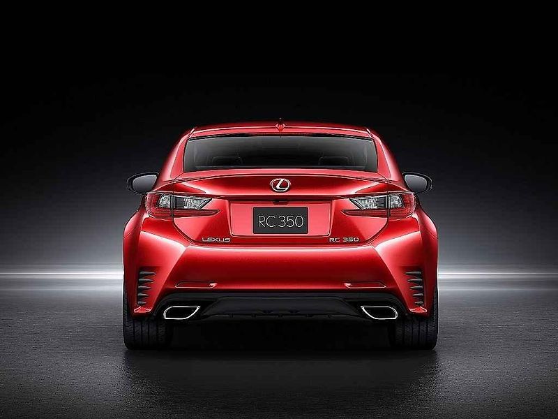 Lexus RC.