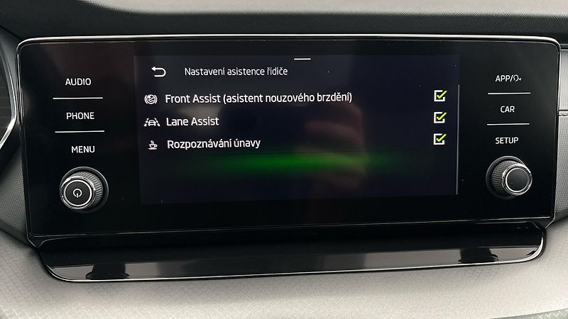 Škoda Octavia 2.0 TDI Ambition Combi - fotka 22 z 23