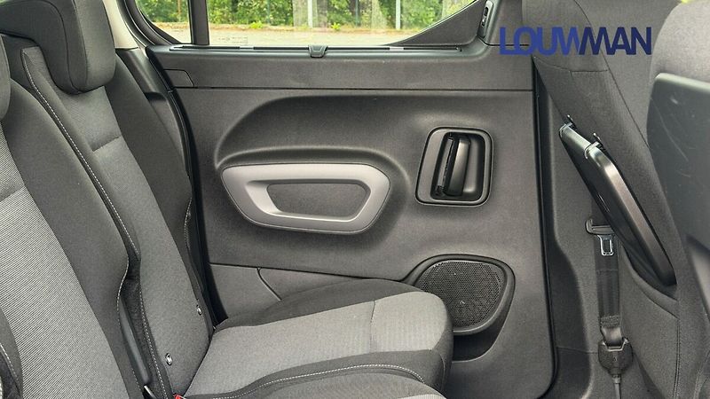 Toyota ProAce City Verso 1.2T 8AT FAMILY COMFORT - fotka 18 z 26
