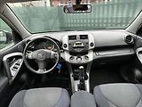 Toyota RAV4 2,2 D-4D BEZ KOROZE PO SERVISE - náhled 14