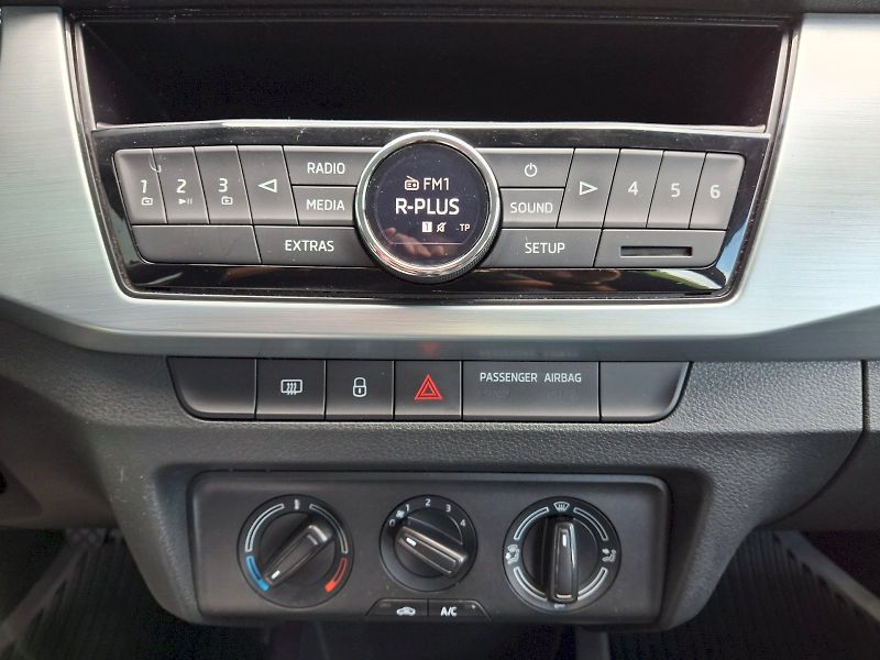 Škoda Fabia (2015) Ambition Plus 1,0Mpi 44kW - fotka 18 z 27