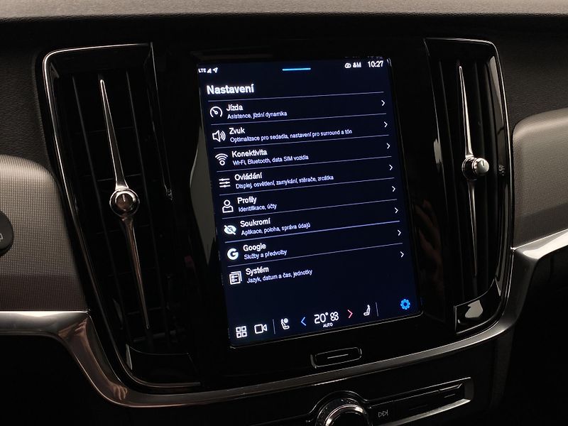Volvo V90 T6 AWD PLUG-IN PLUS DARK TAŽNÉ - fotka 43 z 53