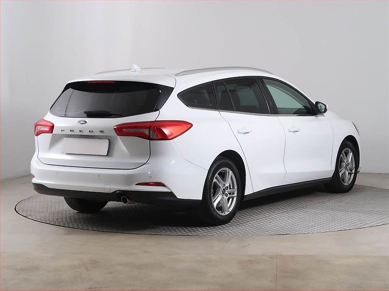 Ford Focus (2020) 1.0 EcoBoost, Tempomat - fotka 5 z 15