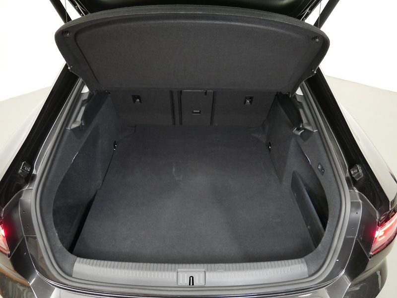Volkswagen Arteon - fotka 16 z 23