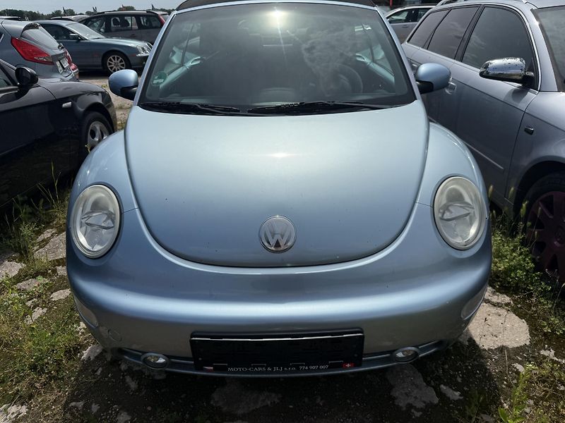 Volkswagen New Beetle (2003) Kabroušek 1.6 75kw - fotka 3 z 15