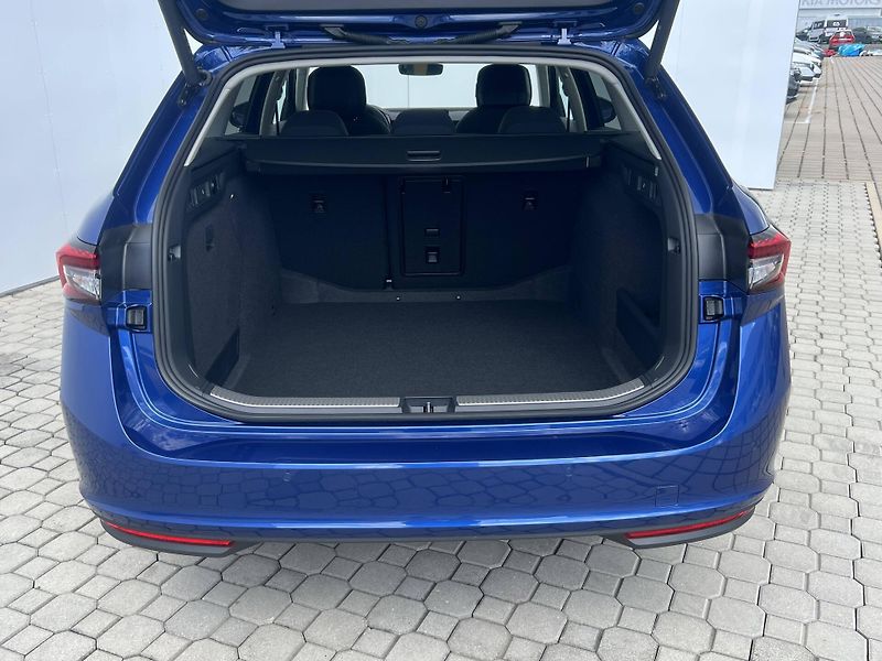 Škoda Superb (2025) Selection 7DSG 2,0TDI - fotka 6 z 6