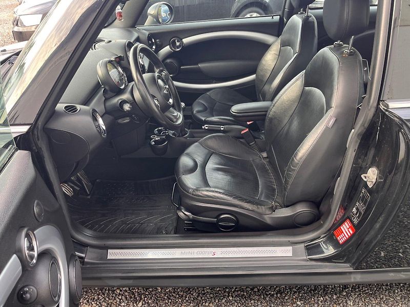 Mini Cooper S (2010) 1.6 i 135 Kw Sada kol - fotka 7 z 19