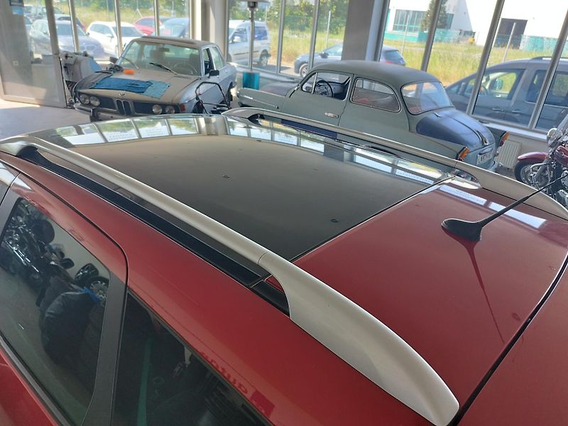 Peugeot 308 (2010) 1,6HDI,80KW,7MÍST,PANOR,SER.KN - fotka 9 z 31