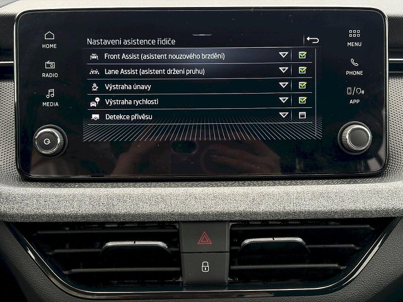 Škoda Scala (2025) 1.0 TSI / 85 kW / SELECTION - fotka 29 z 35