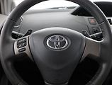 Toyota Yaris (2009) 1.33 Dual VVT-i, Automat - náhled 8