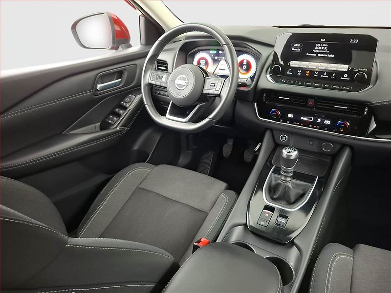 Nissan Qashqai (2022) 1.3 DIG-T - fotka 7 z 18